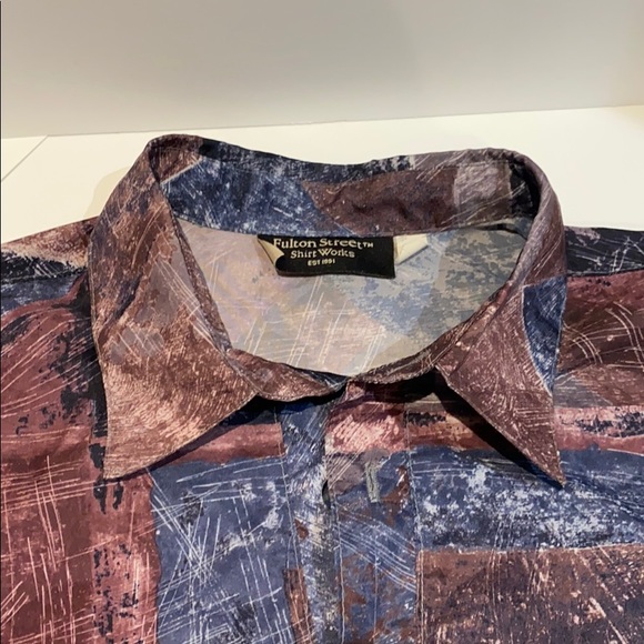 Vtg Light Summer Half Button Up! - Picture 3 of 3